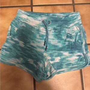 Athleta Girl Blue Patterned Athletic Shorts